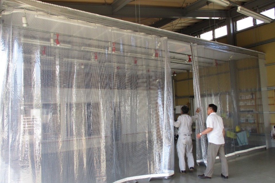 カーコーティング　テントブースの画像