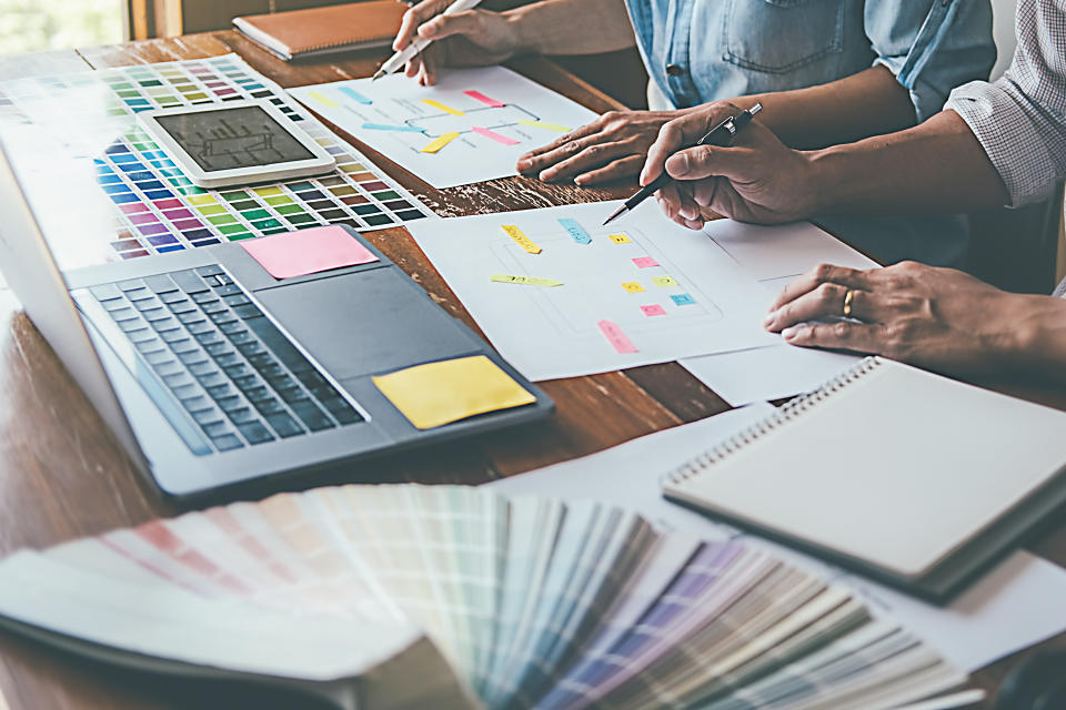 企画・デザイン画・プレゼンテーション・最終決定のイメージ画像